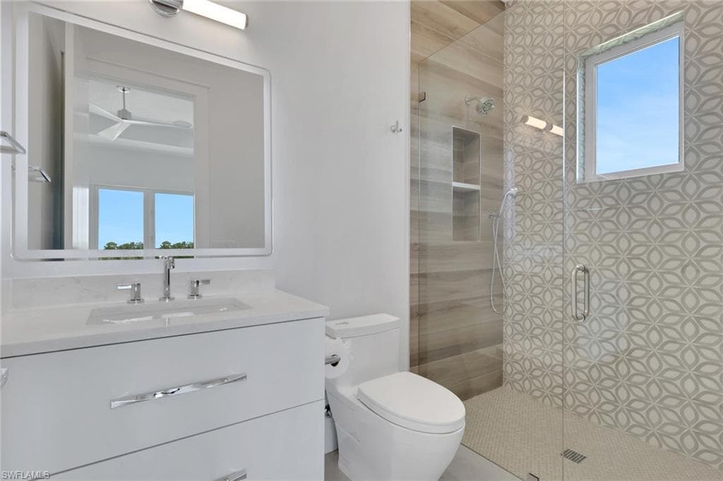 215 1st ST-20