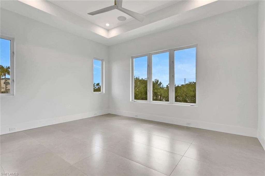 215 1st ST-19