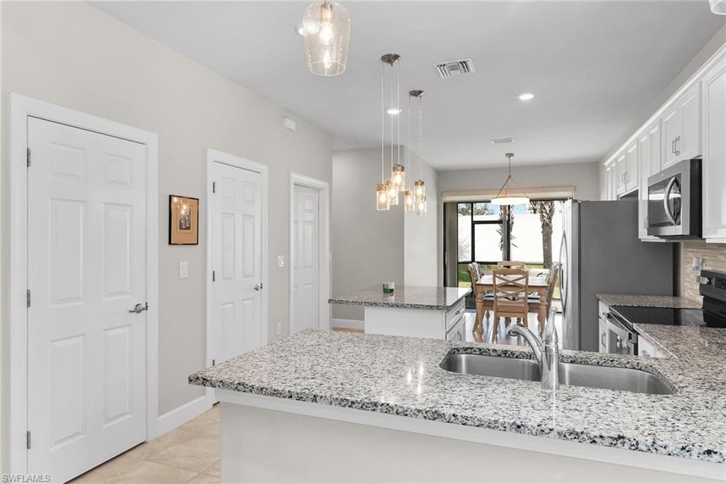 9594 Bexley DR-13
