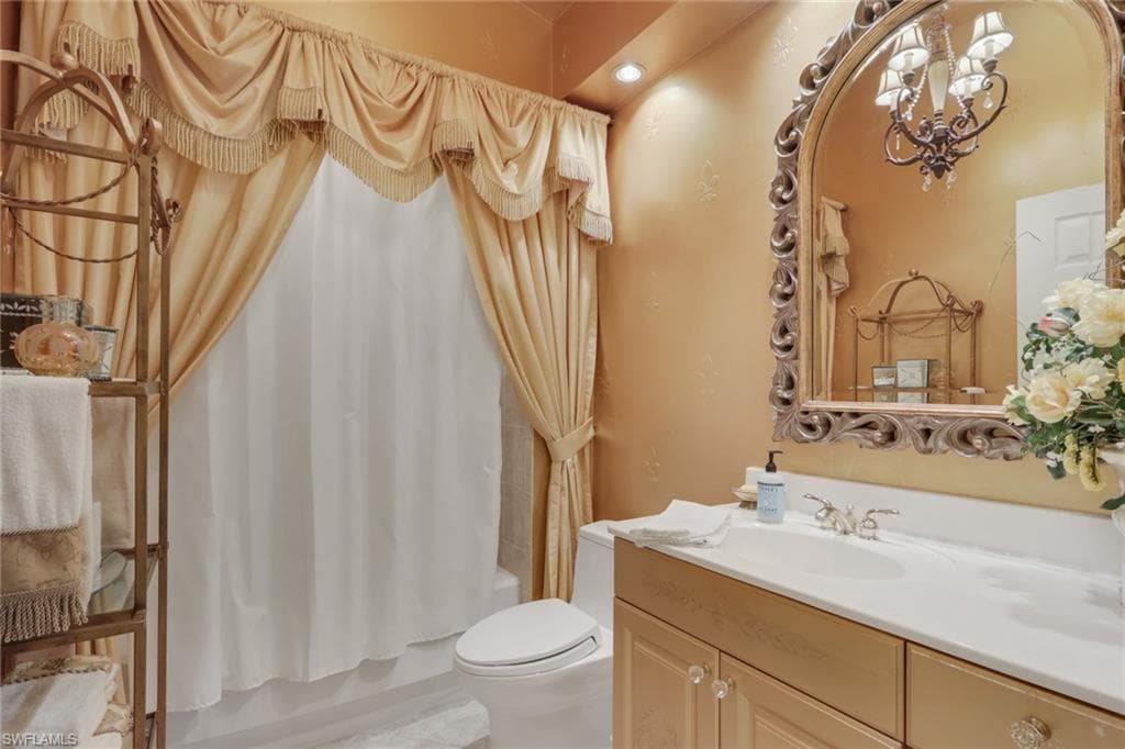 10801 Crooked River RD 203-18