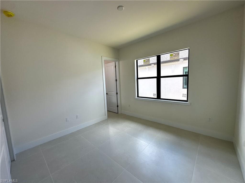 2480 Florida AVE-24