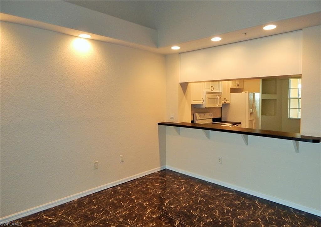 1113 Van Loon Commons CIR 304-6