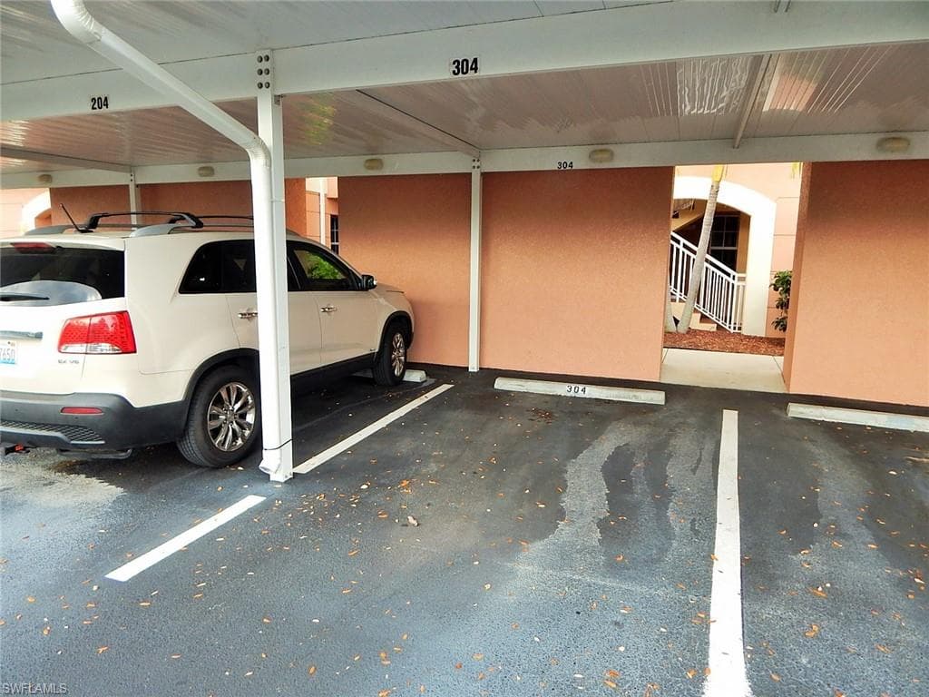 1113 Van Loon Commons CIR 304-16