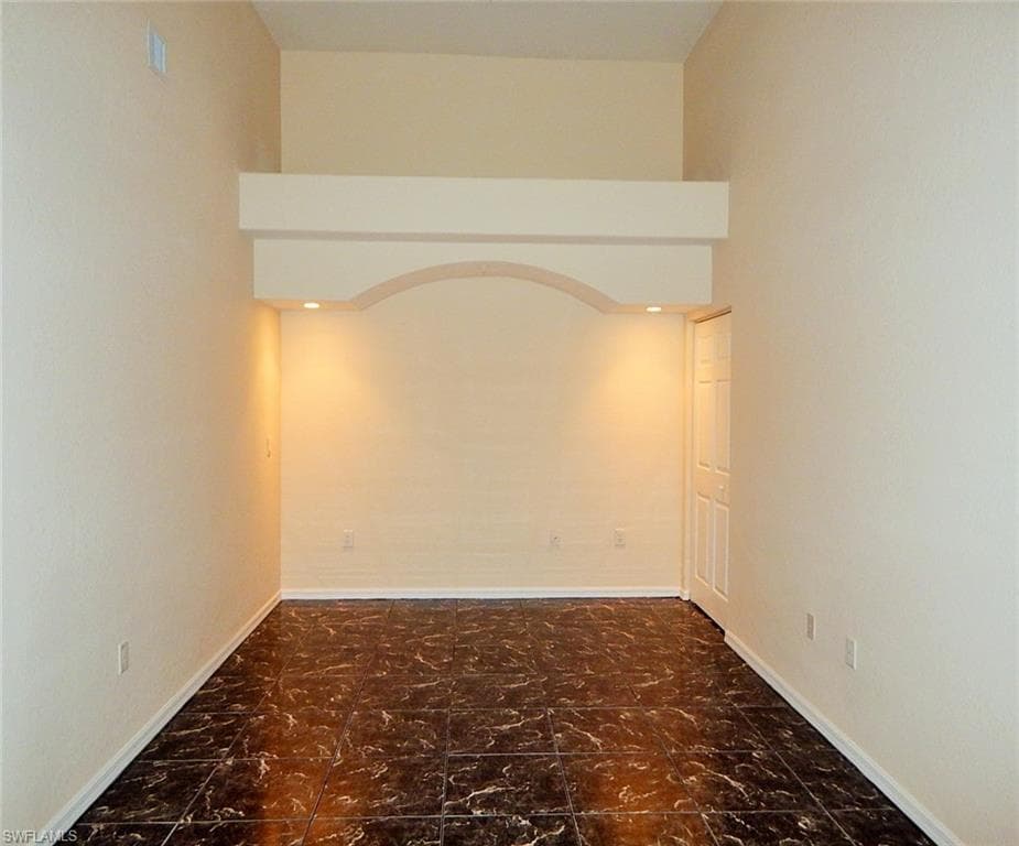 1113 Van Loon Commons CIR 304-7