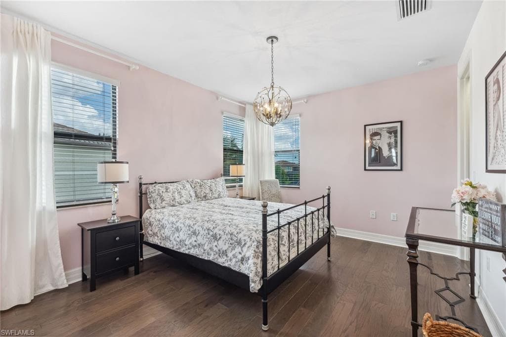 4360 Aurora ST-26
