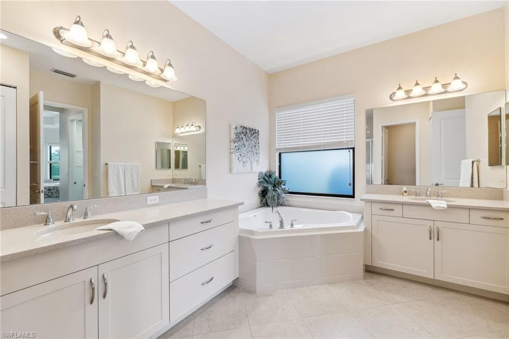 4360 Aurora ST-22