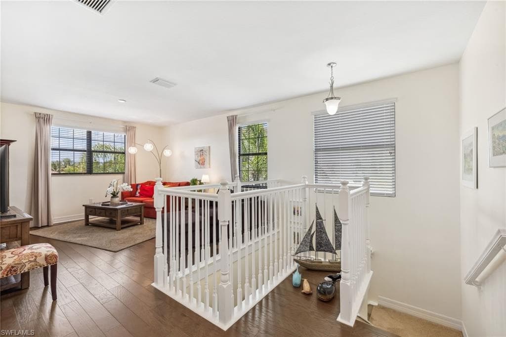 4360 Aurora ST-24