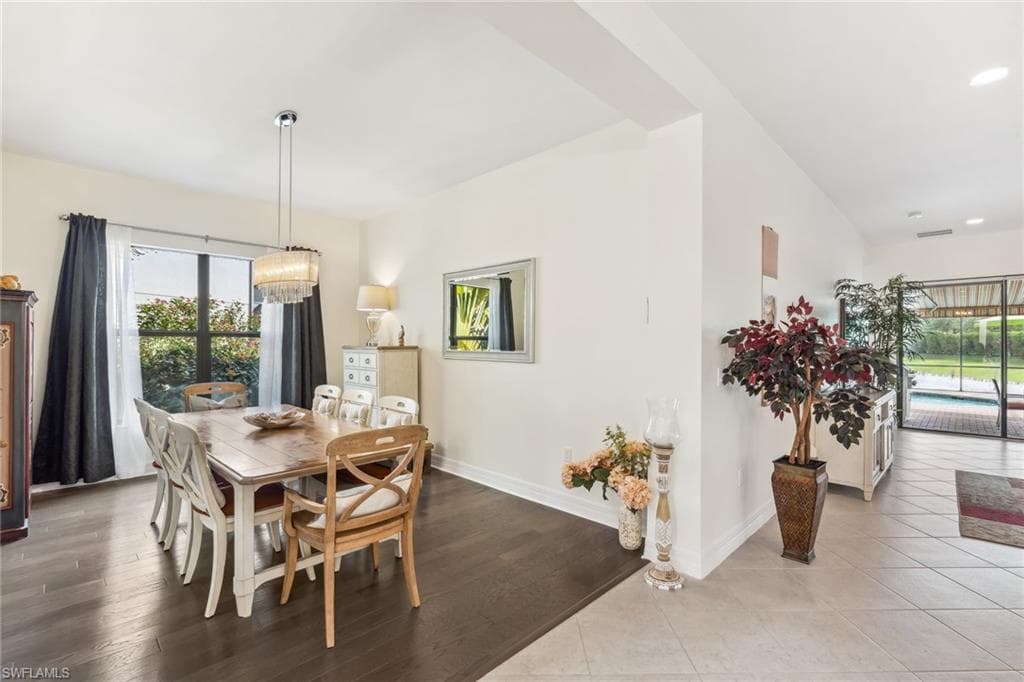 4360 Aurora ST-10