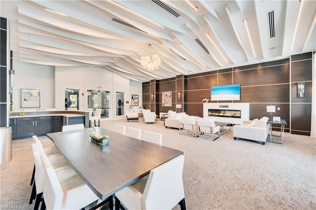 4360 Aurora ST-40
