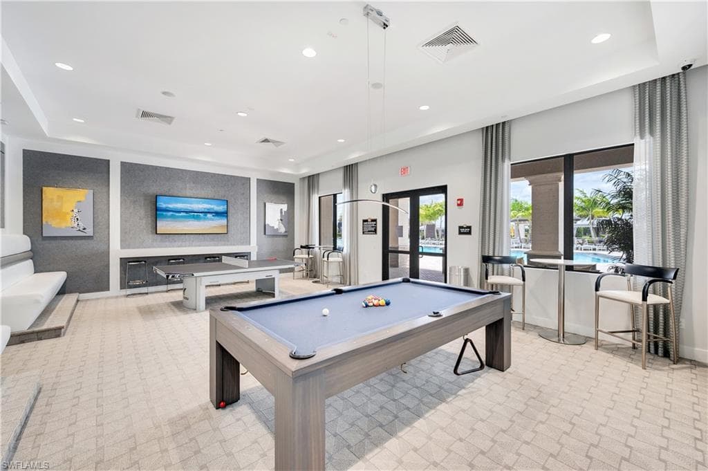 4360 Aurora ST-39