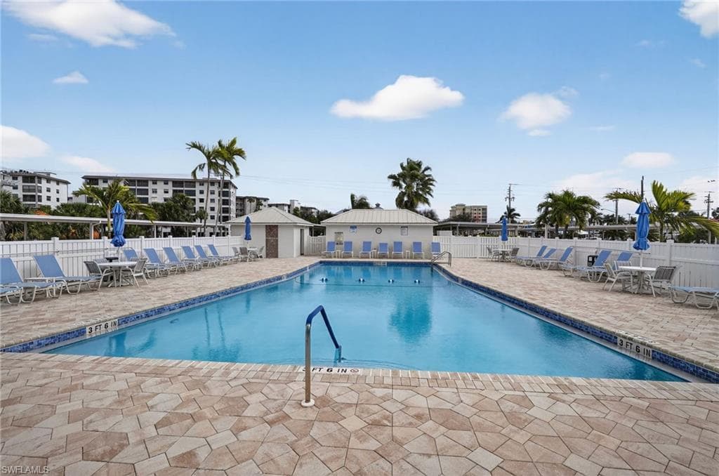 6900 Estero BLVD 501-5