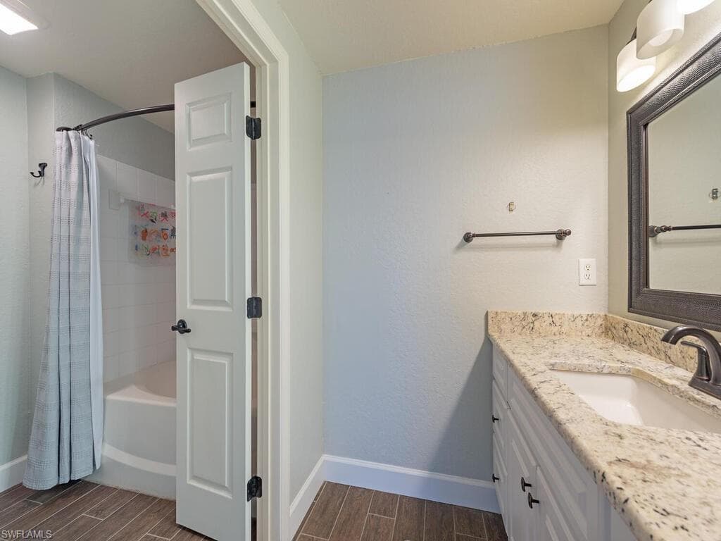 23560 Walden Center DR 110-8