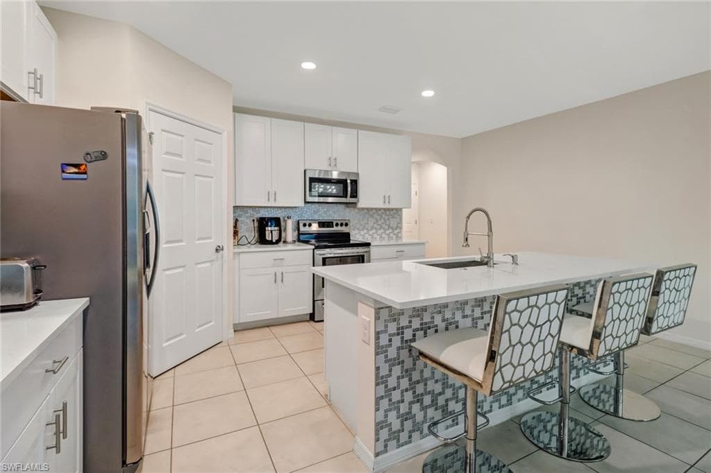 742 HADLEY PL W-4