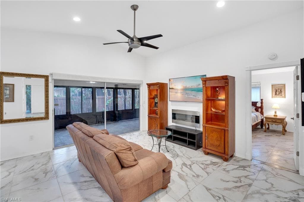 6511 Royal Woods DR-12
