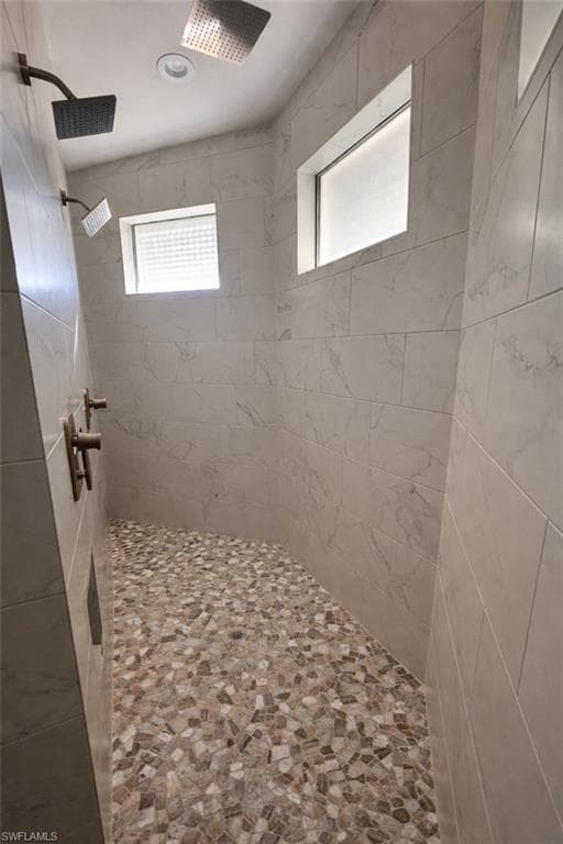 1316 Roosevelt AVE-10