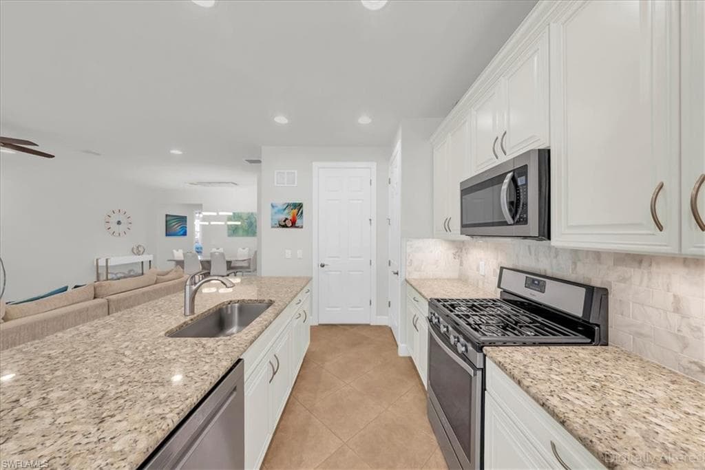 16367 HALBERRY LN-12