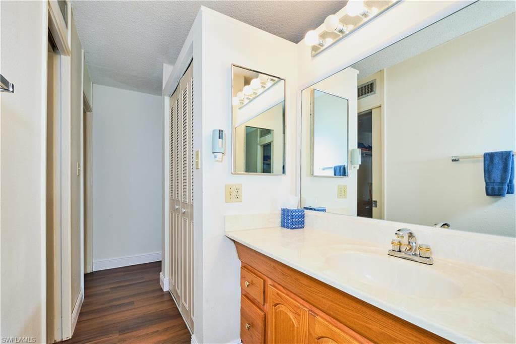5959 Winkler RD 118-8