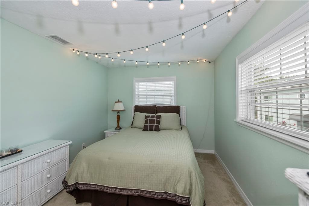 3324 N Key DR 8-28