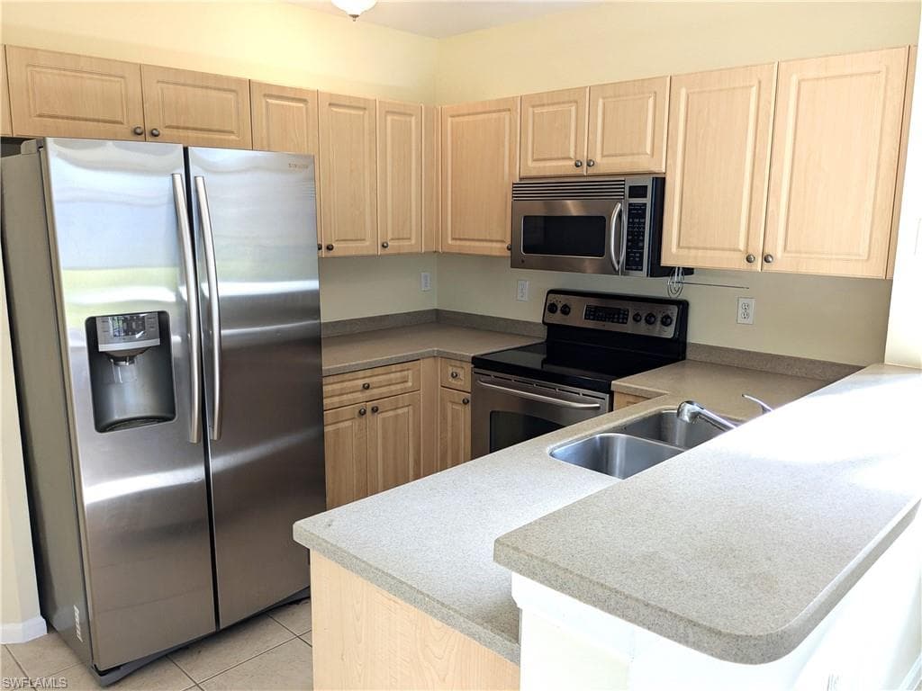 13135 Broadhurst LOOP 601-7