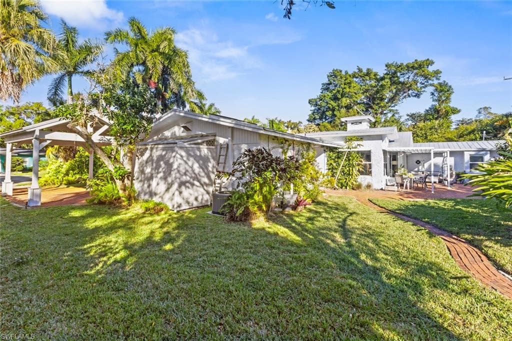 1348 Alcazar AVE-30