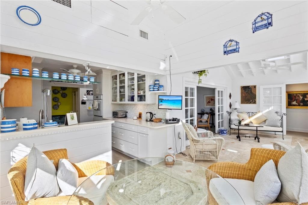 1348 Alcazar AVE-14