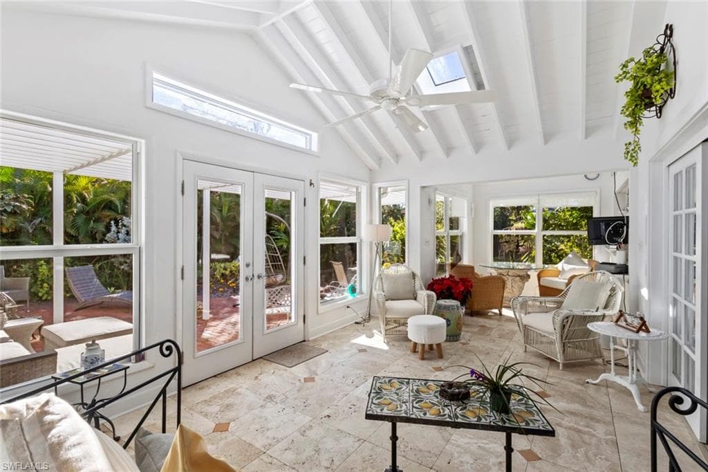 1348 Alcazar AVE-15