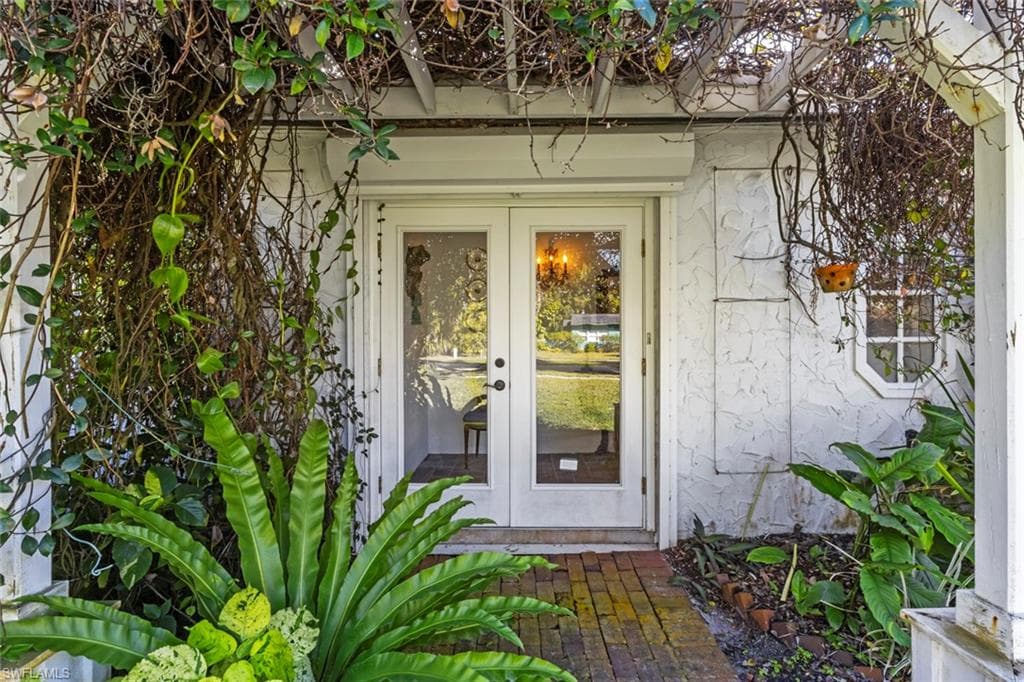 1348 Alcazar AVE-4