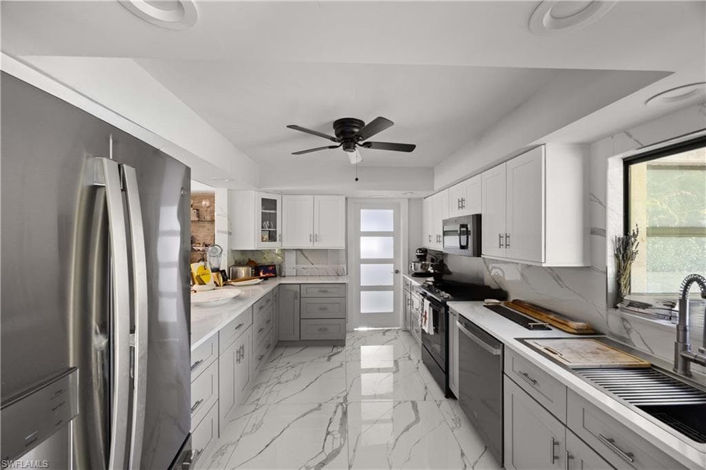 1890 Oakes BLVD SE-5
