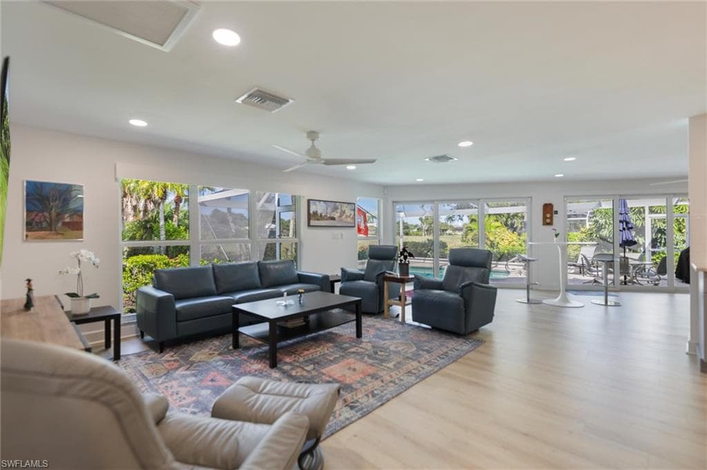 1264 Par View DR-43