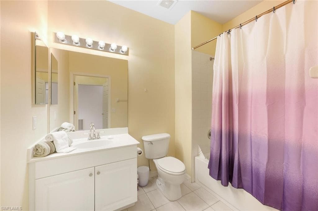 4843 Hampshire CT 106-17