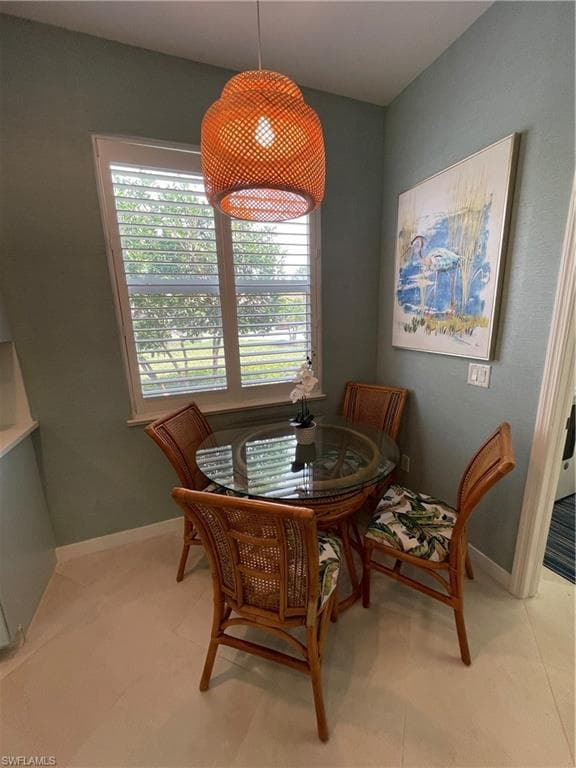 10640 Camarelle CIR-22