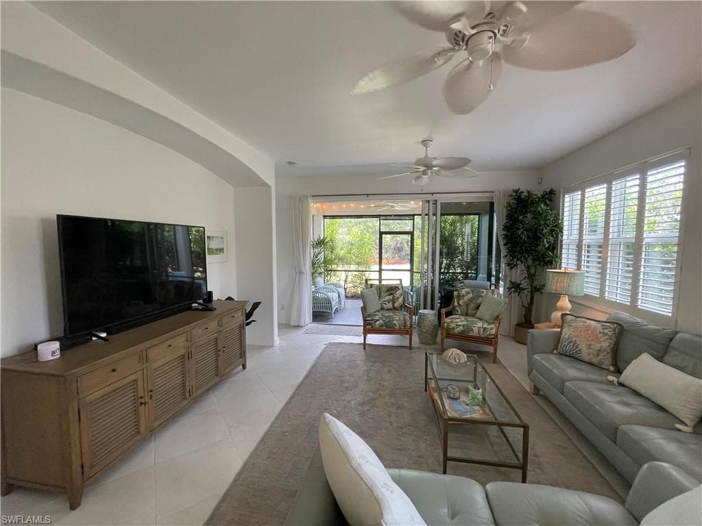 10640 Camarelle CIR-10