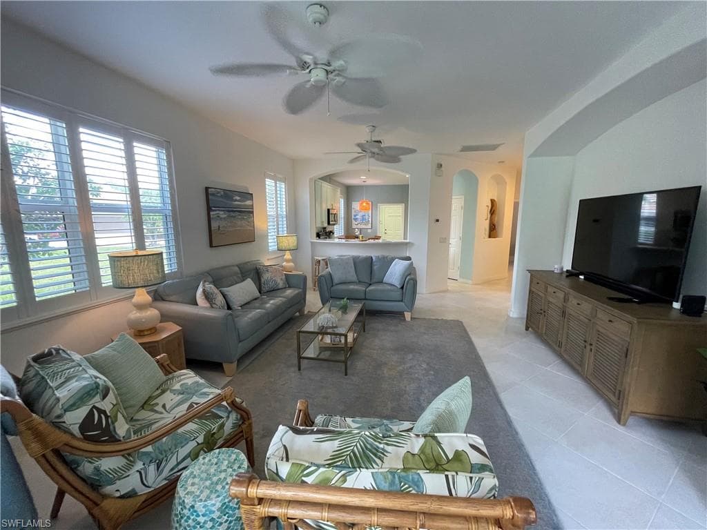 10640 Camarelle CIR-18