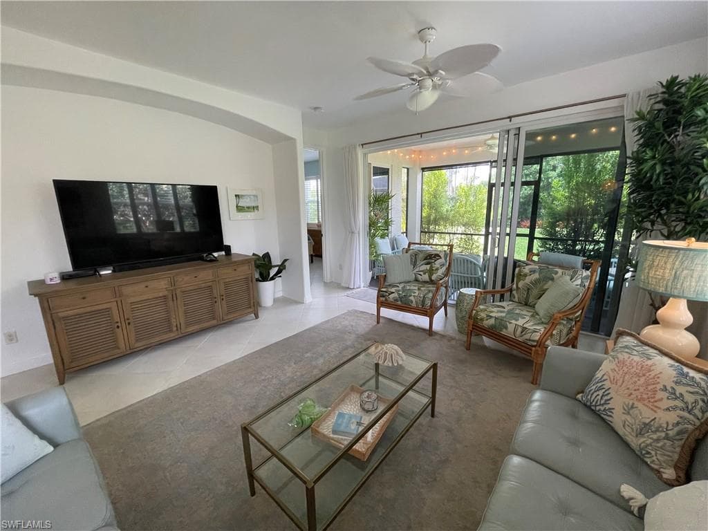 10640 Camarelle CIR-11