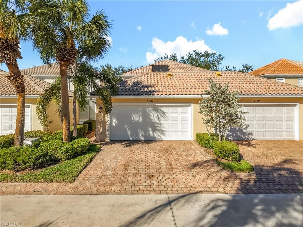 6186 Towncenter CIR-41