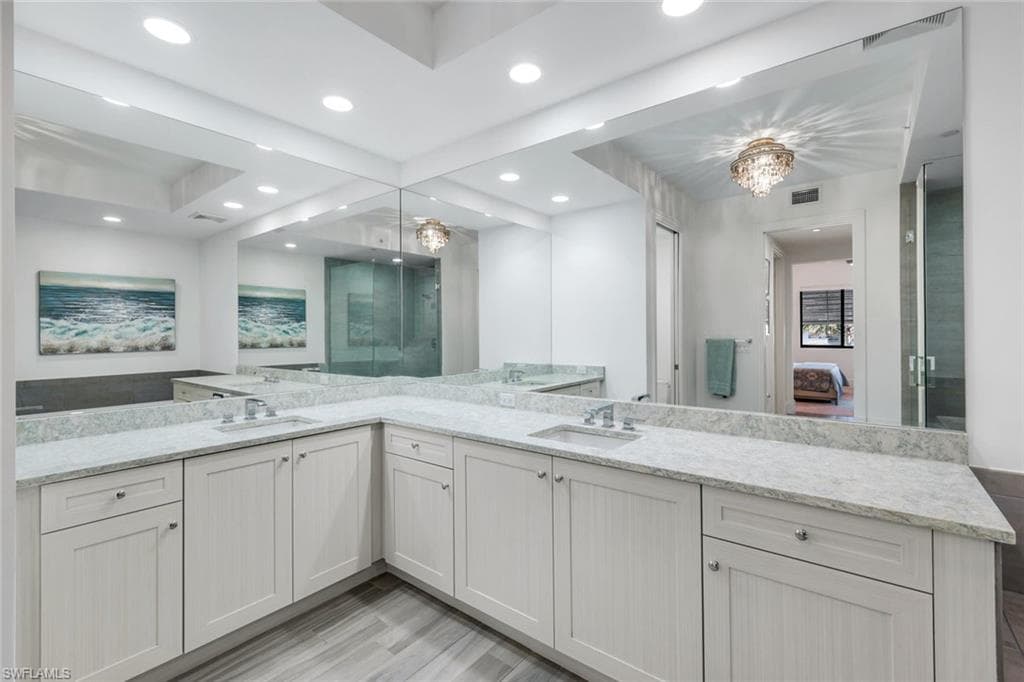 1035 3rd AVE S 305-21