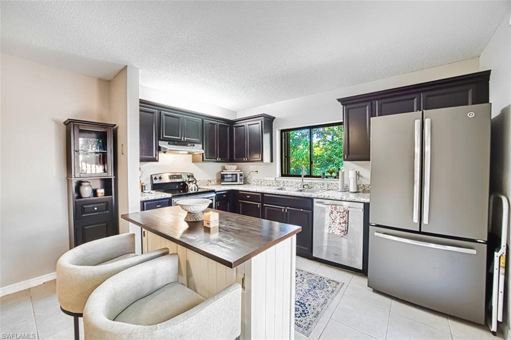 1444 Park Shore CIR 3-2