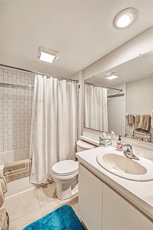 1444 Park Shore CIR 3-17