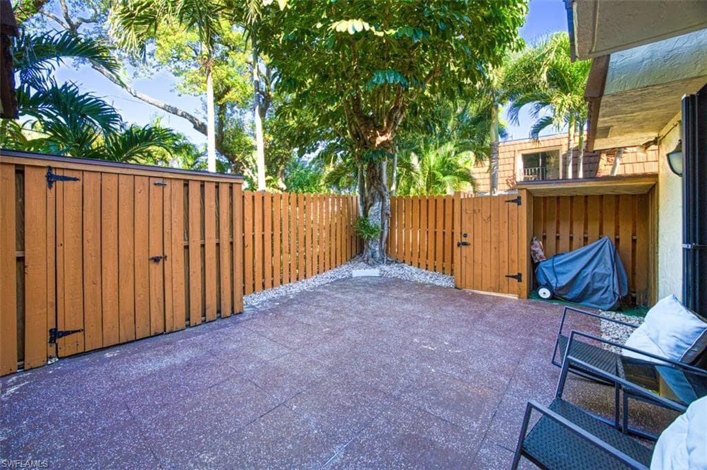 1444 Park Shore CIR 3-22