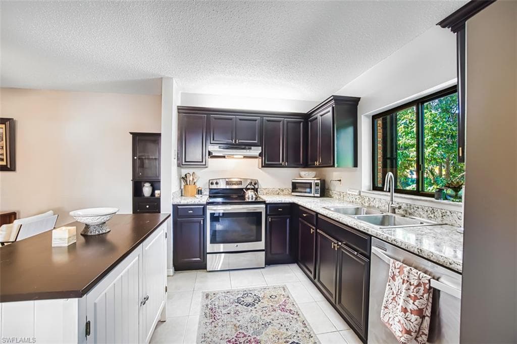 1444 Park Shore CIR 3-3