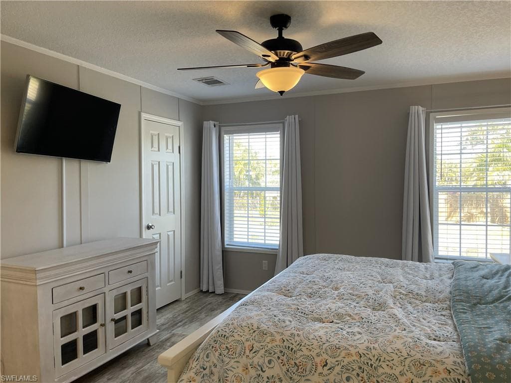 5520 Rainbow DR-13