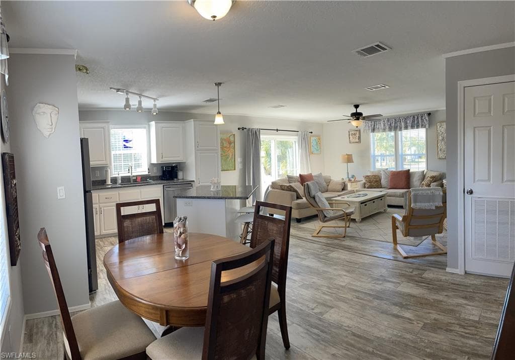 5520 Rainbow DR-3