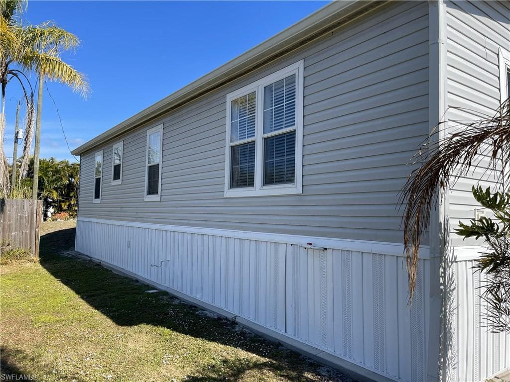 5520 Rainbow DR-32