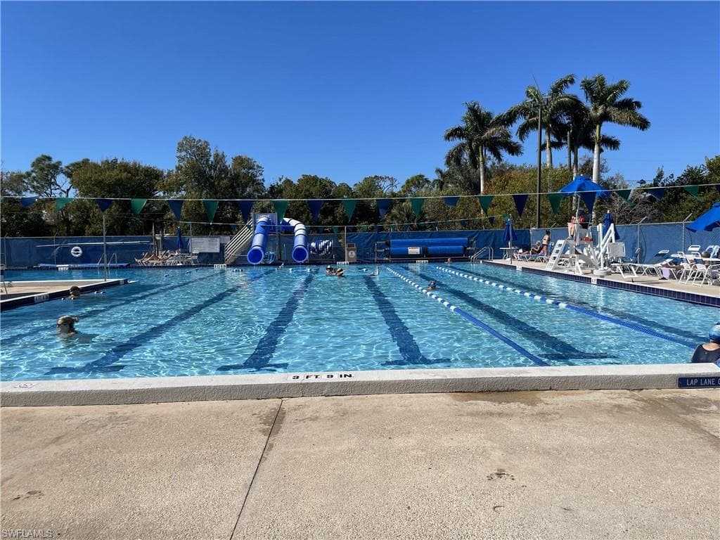 5520 Rainbow DR-35