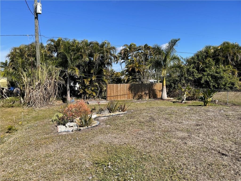 5520 Rainbow DR-29