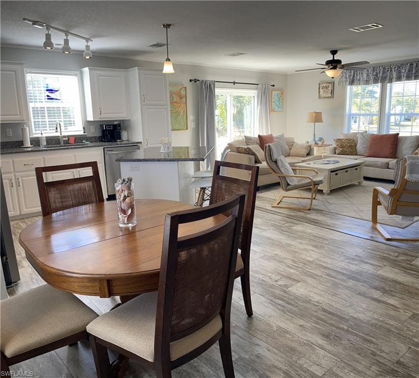 5520 Rainbow DR-4