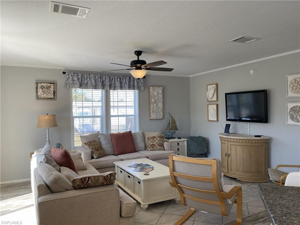 5520 Rainbow DR-8