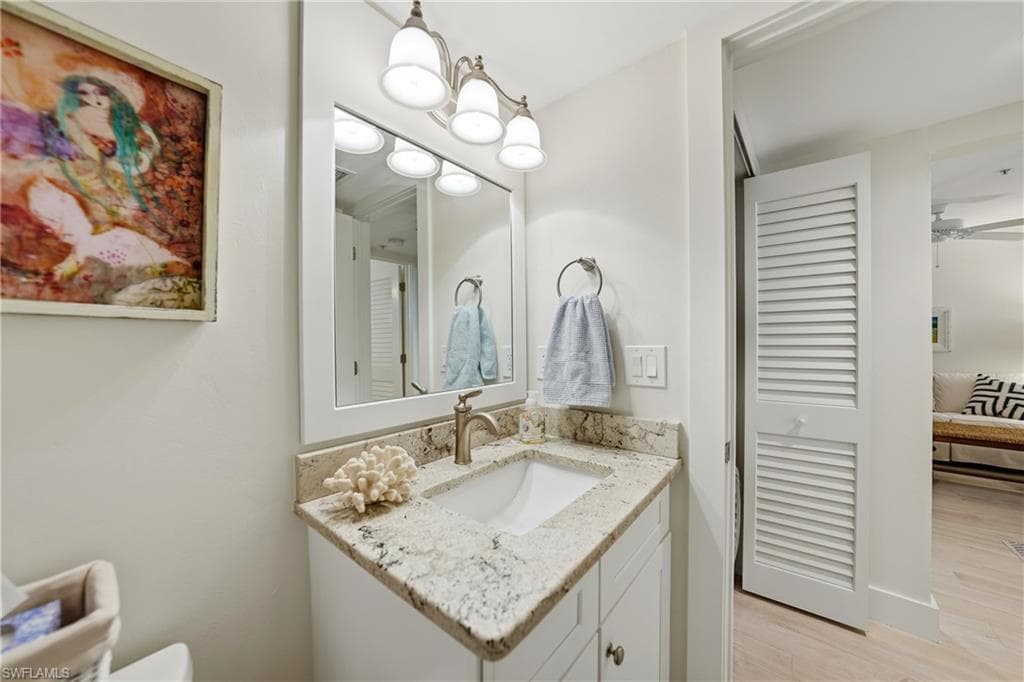 345 Mango ST 604-27