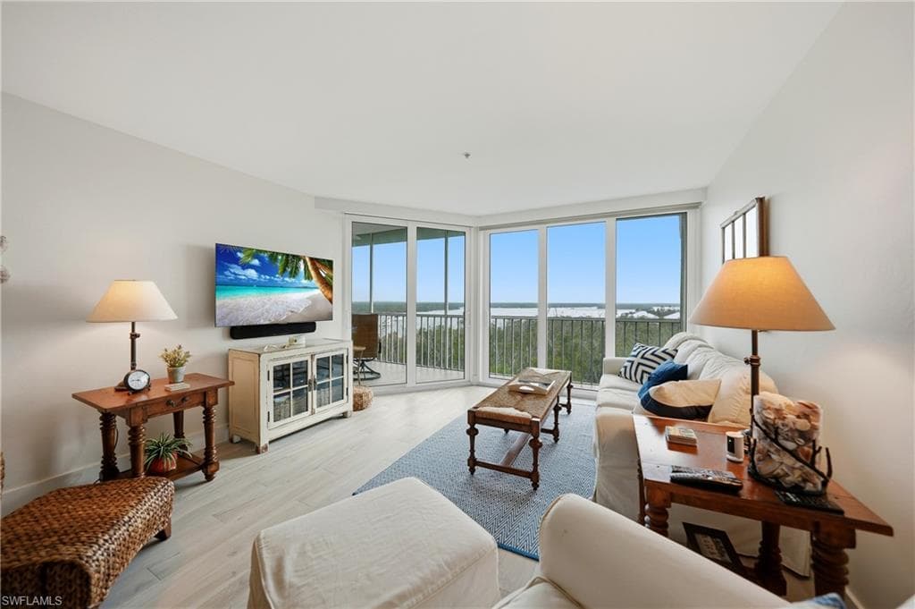 345 Mango ST 604-3