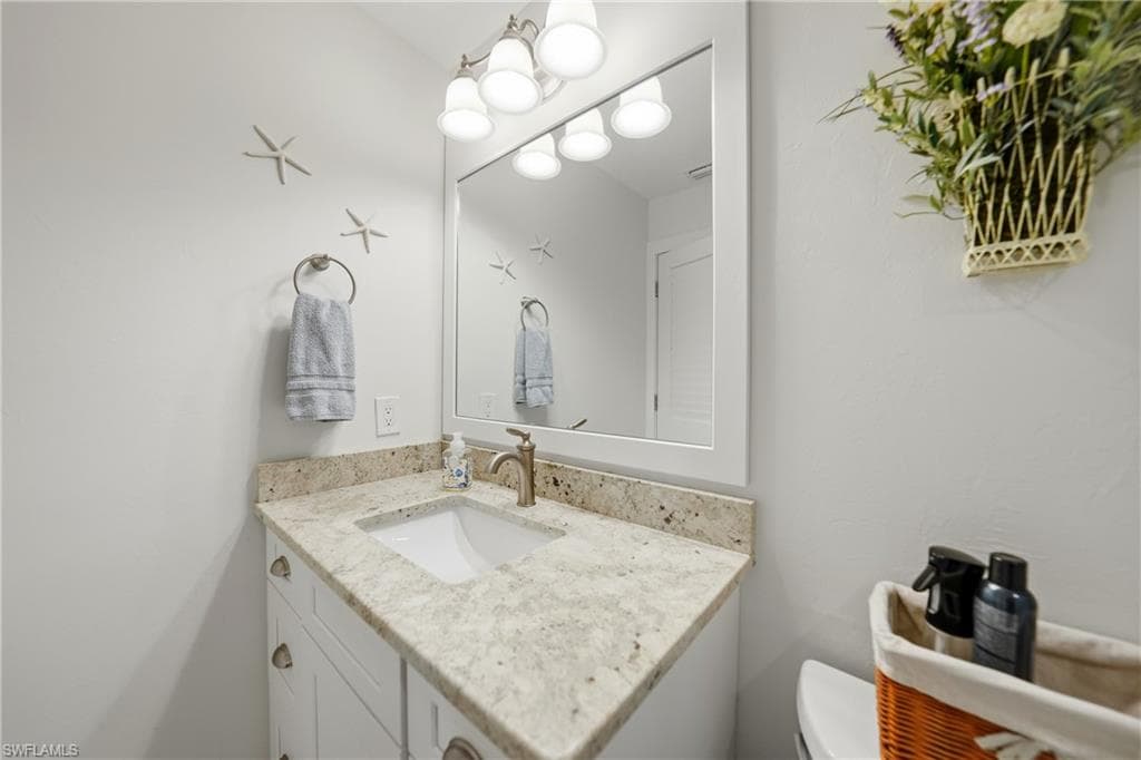 345 Mango ST 604-20